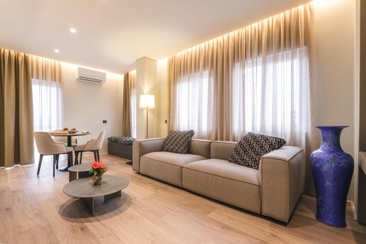 Two Steps Apartments 티라나 외부 사진