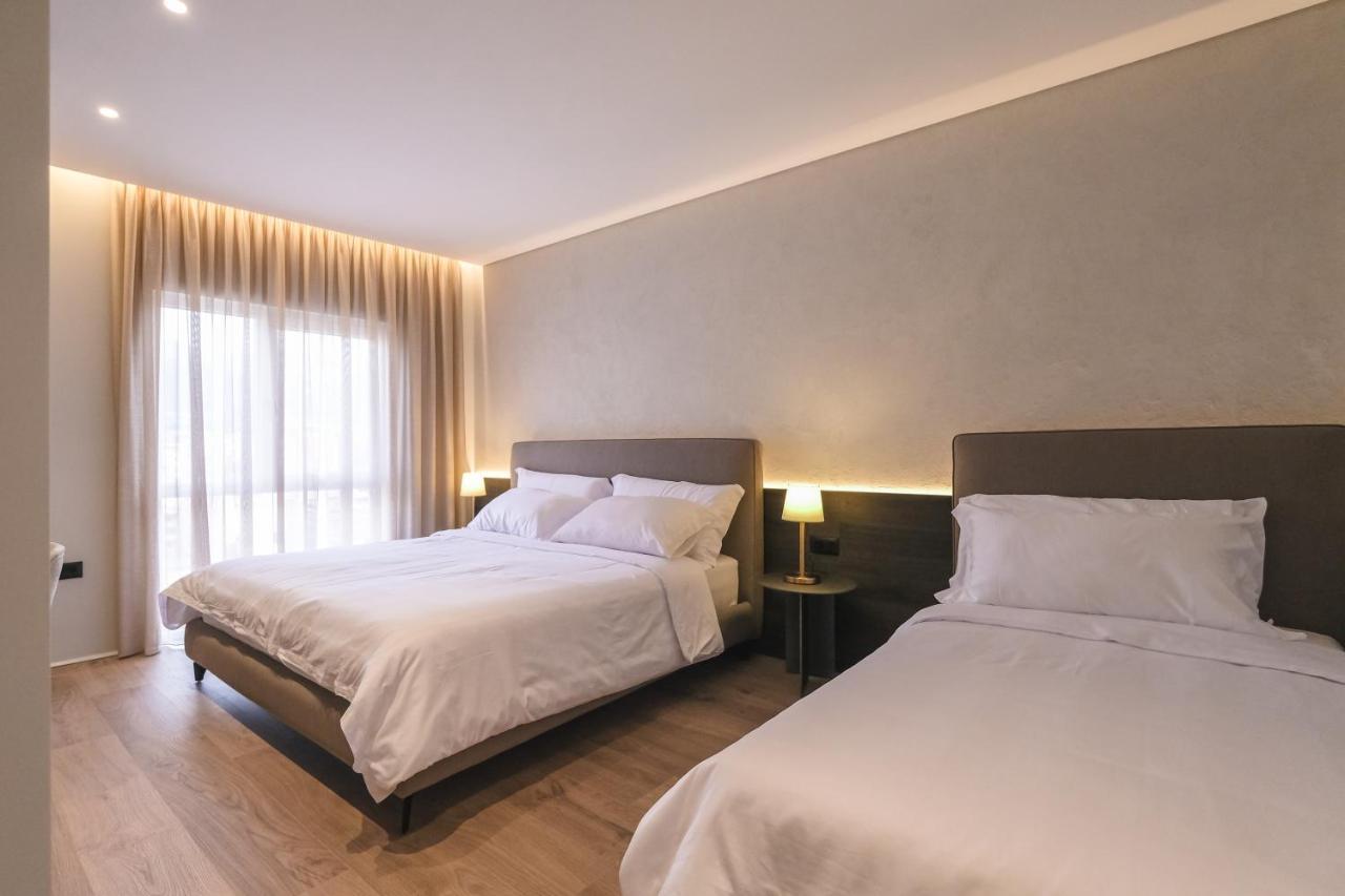 Two Steps Apartments 티라나 외부 사진