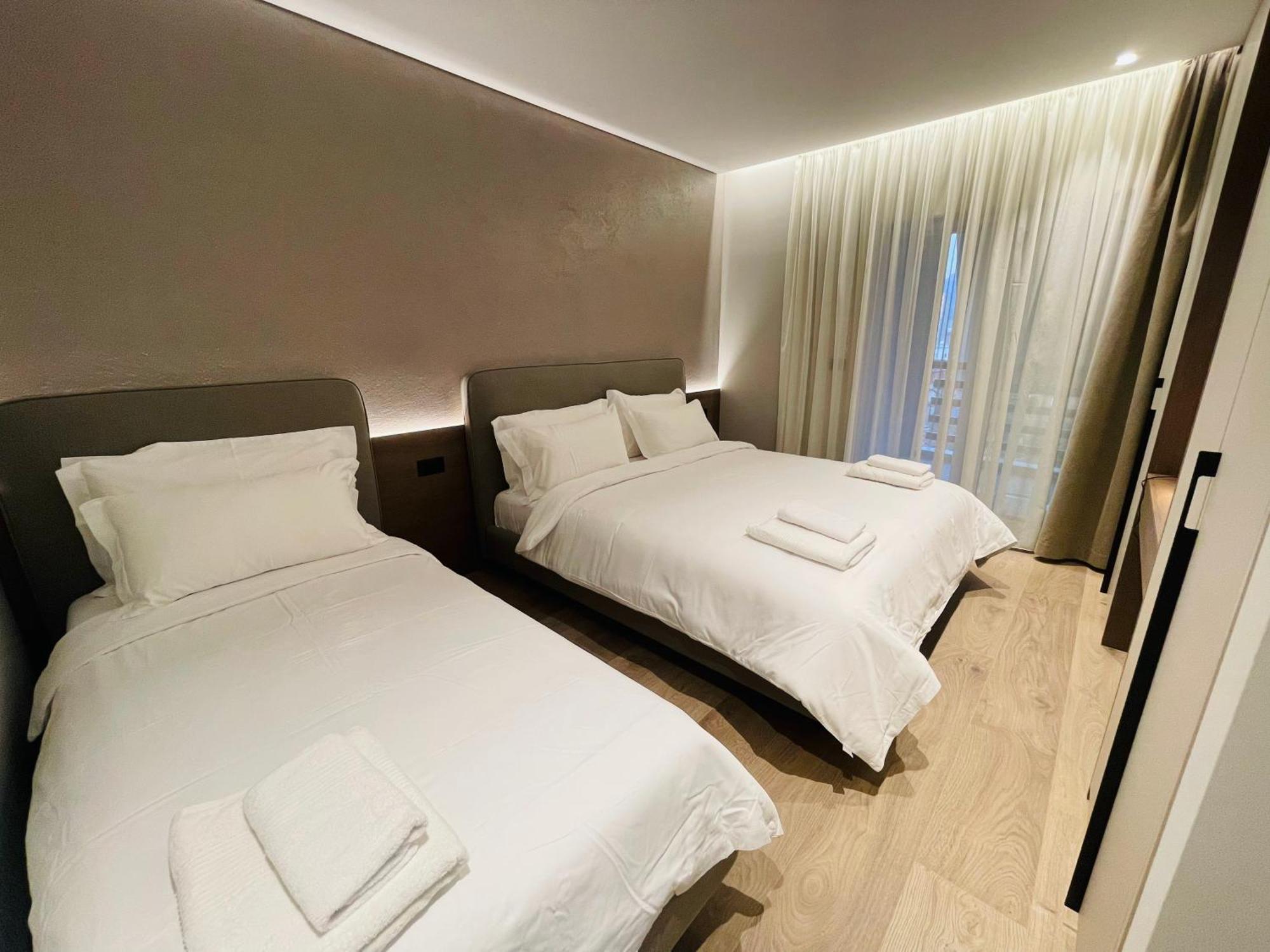 Two Steps Apartments 티라나 외부 사진