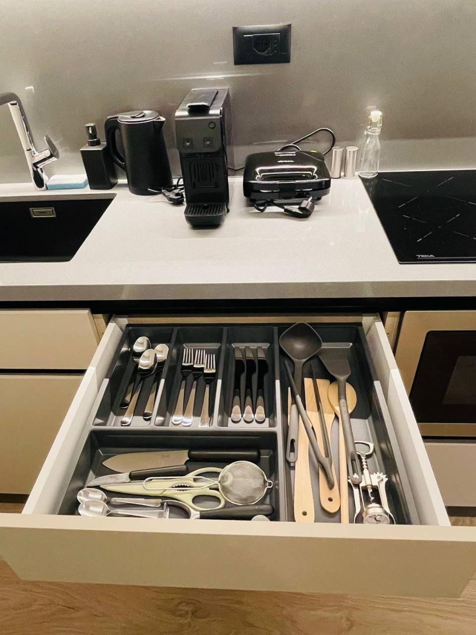 Two Steps Apartments 티라나 외부 사진