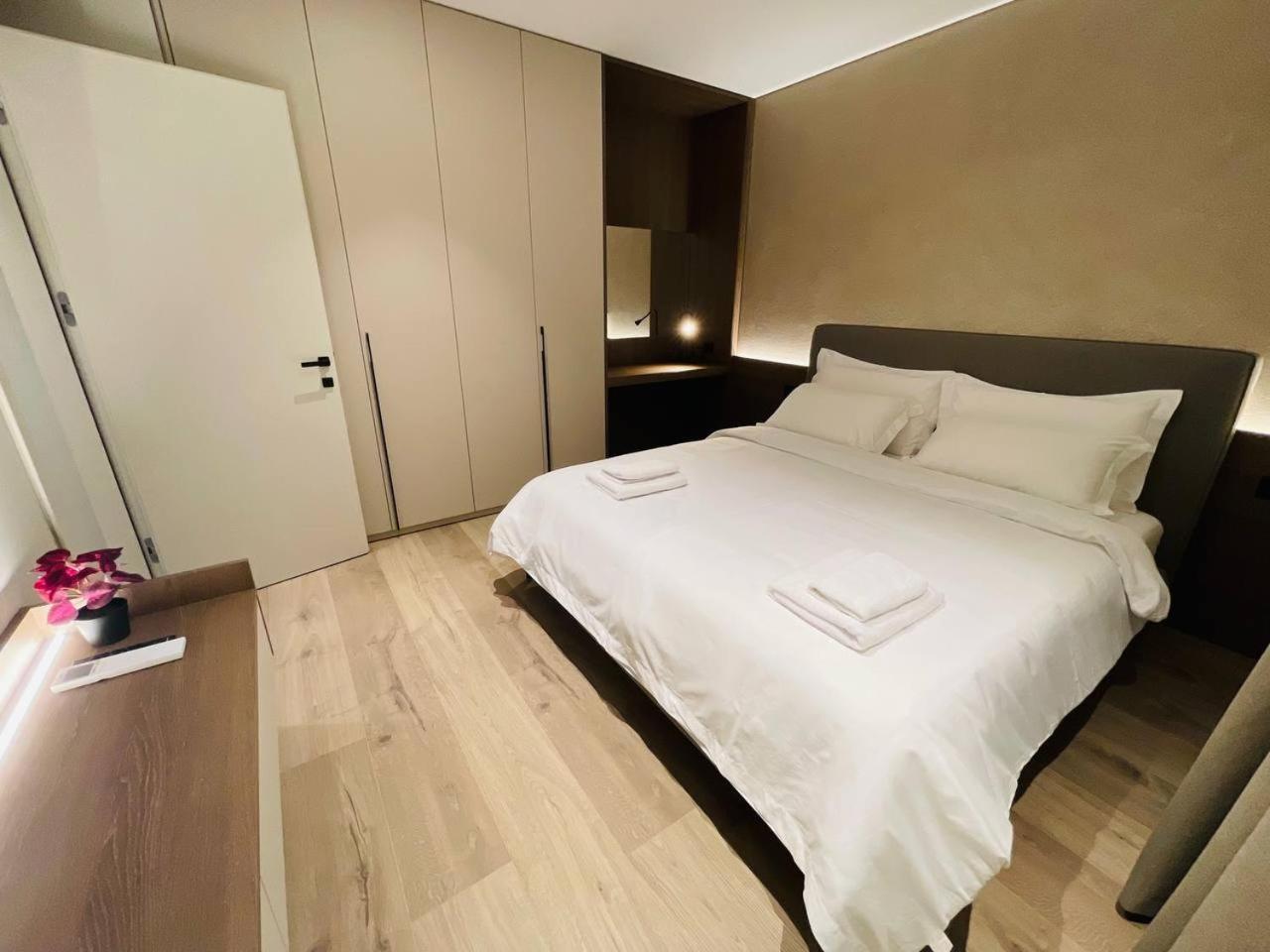 Two Steps Apartments 티라나 외부 사진