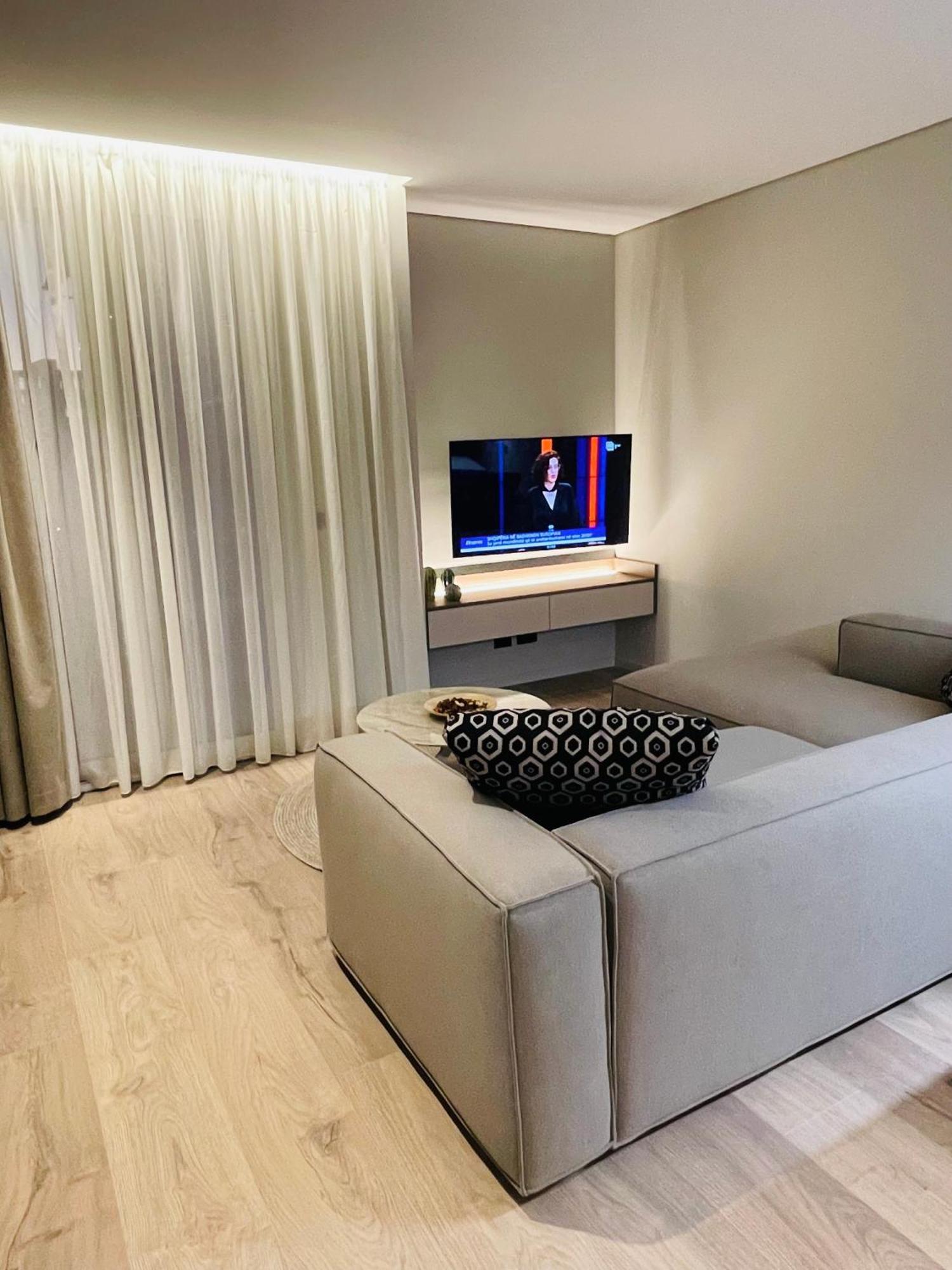 Two Steps Apartments 티라나 외부 사진